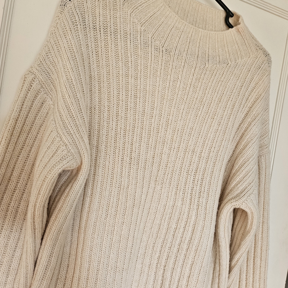 Old Navy Cream Ribbed Turtleneck Sweater